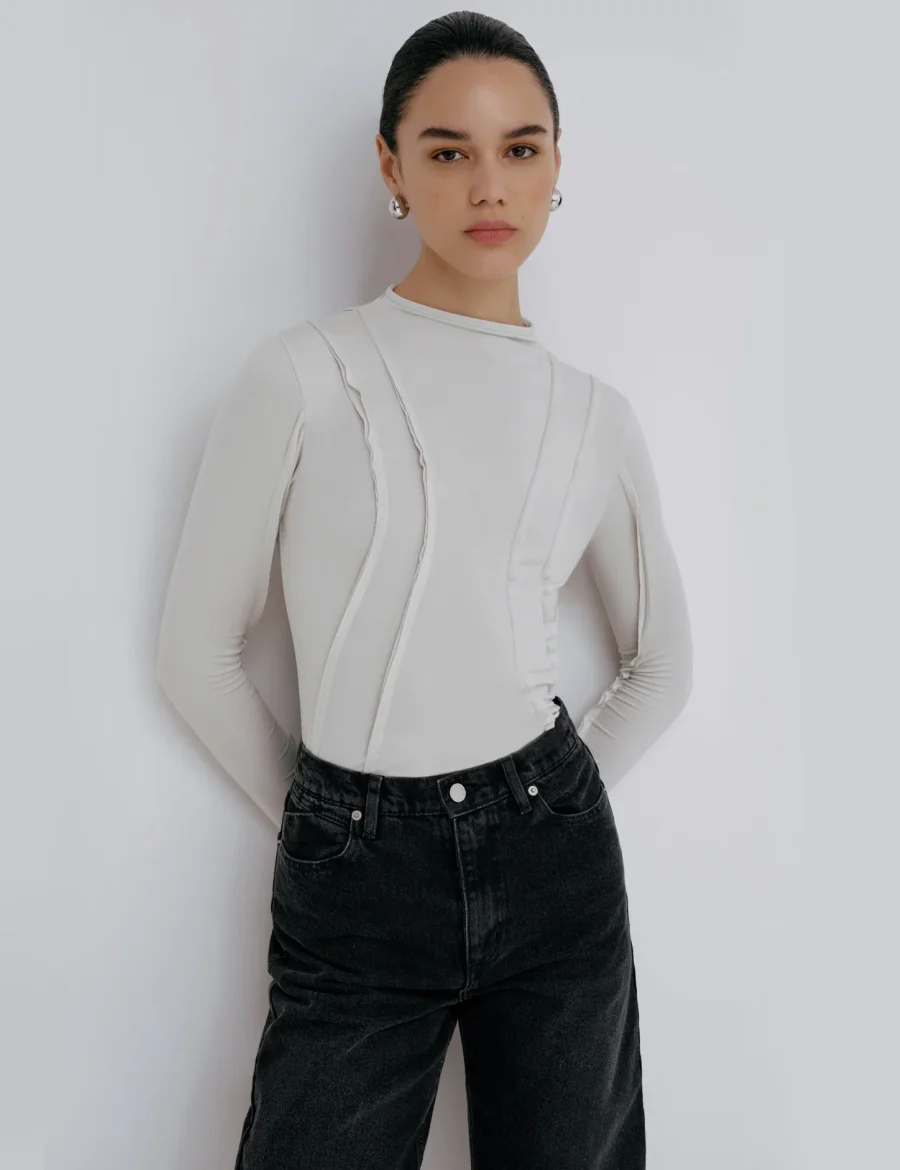 Essential Long-Sleeve Top: Versatile Elegance for Every Day